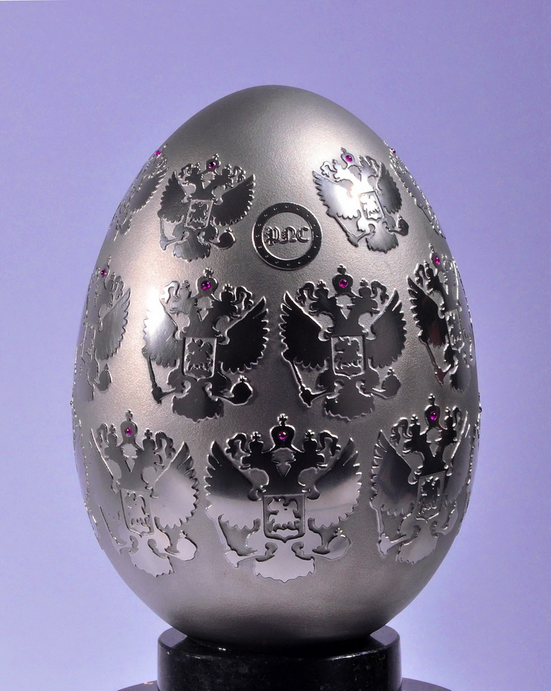 Le uova di porcellana di Peter Nebengaus- Platinum-