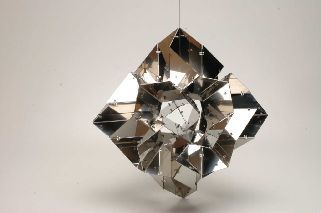 De-Clippeleir Transforming Rhombic Dodecahedron