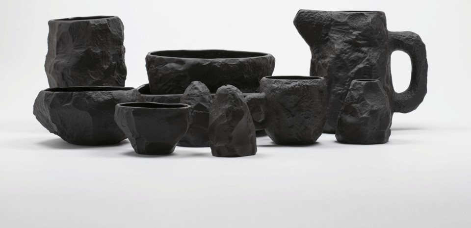 Max Lamb, Crockery Collection porcellana in basalto nera 